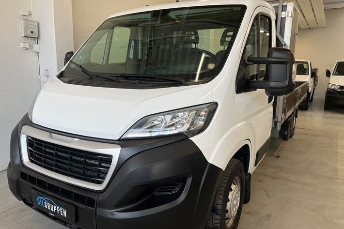 Sort Peugeot Boxer 335 fra 2018