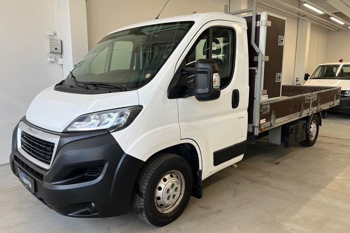 Sort Peugeot Boxer 335 fra 2018