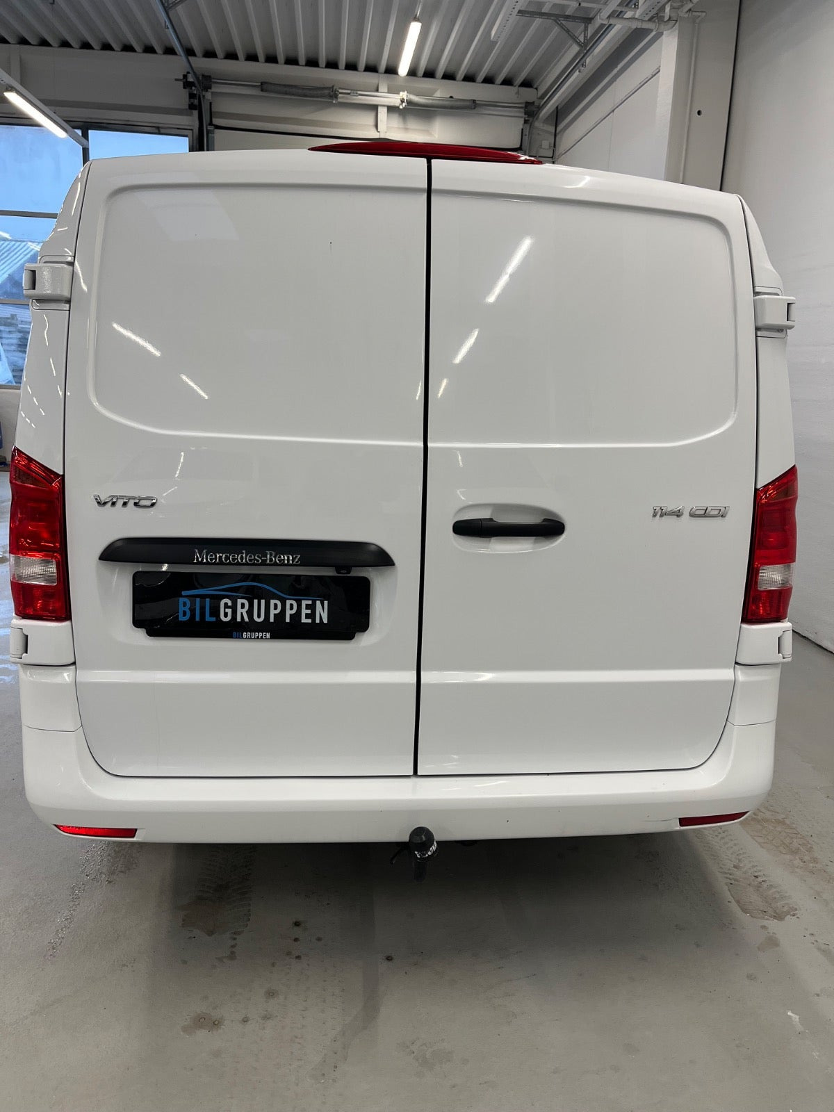 Hvid Mercedes Vito 114 fra 2021