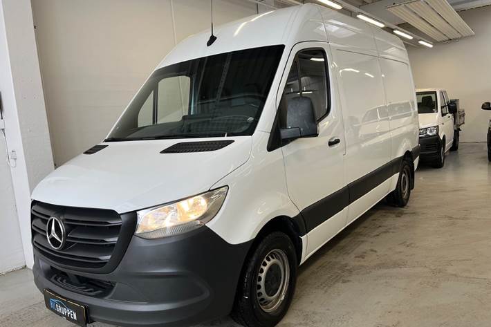 Hvid Mercedes Sprinter 317 fra 2022