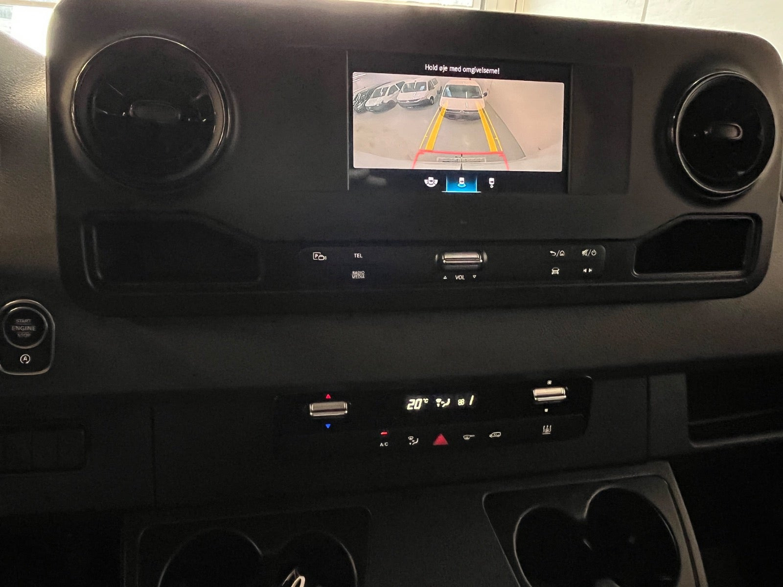 Hvid Mercedes Sprinter 317 fra 2022