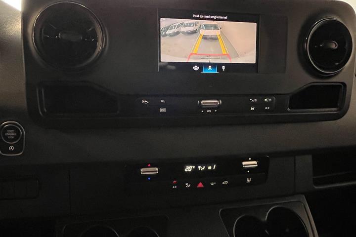 Hvid Mercedes Sprinter 317 fra 2022