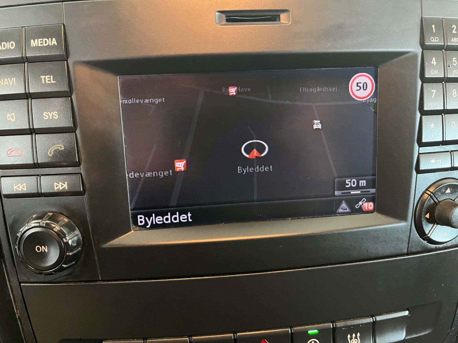 Sølv Mercedes Vito 119 fra 2018