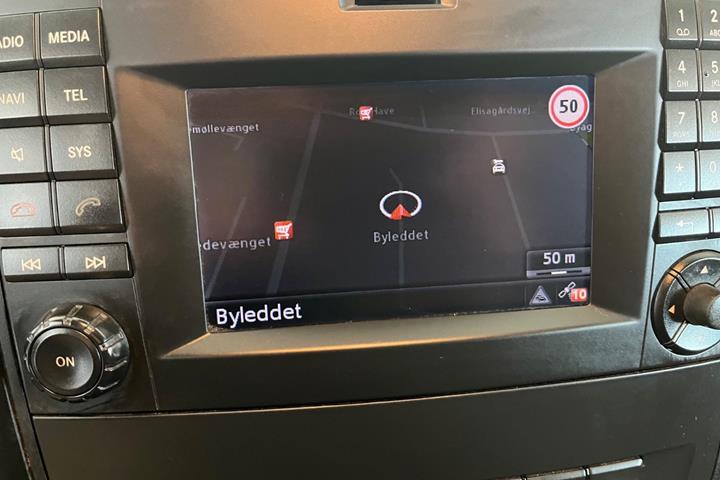 Sølv Mercedes Vito 119 fra 2018