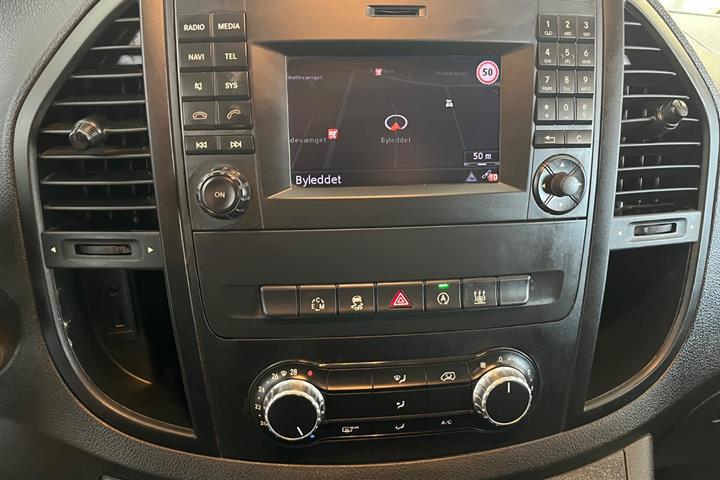 Sølv Mercedes Vito 119 fra 2018
