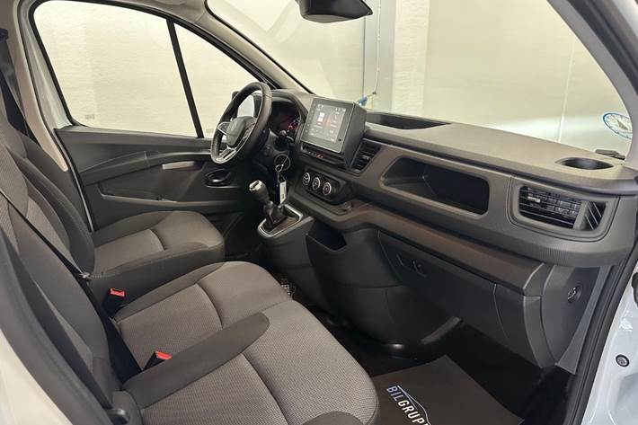 Hvid Renault Trafic fra 2025