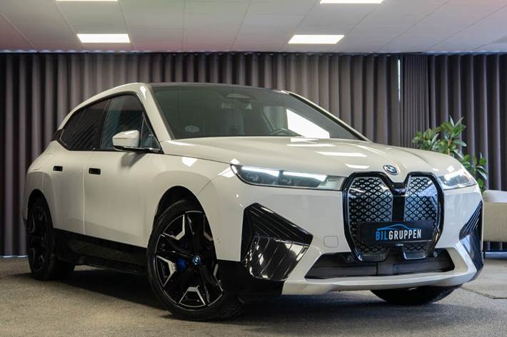 Hvid BMW iX fra 2023