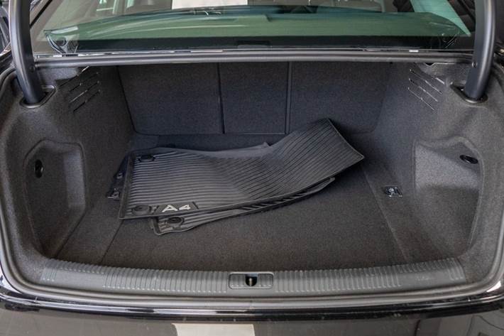 Sort Audi A4 fra 2017
