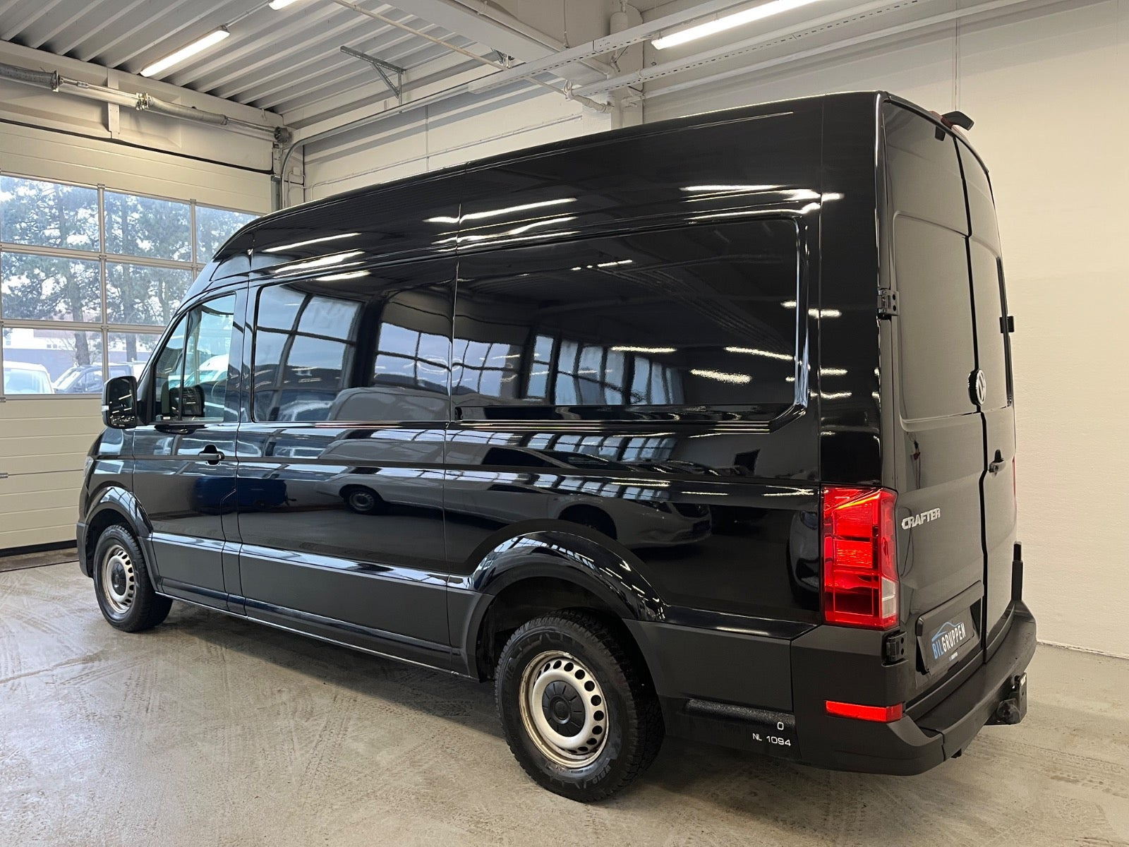 Sort VW Crafter 35 fra 2020