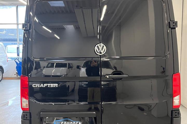 Sort VW Crafter 35 fra 2020