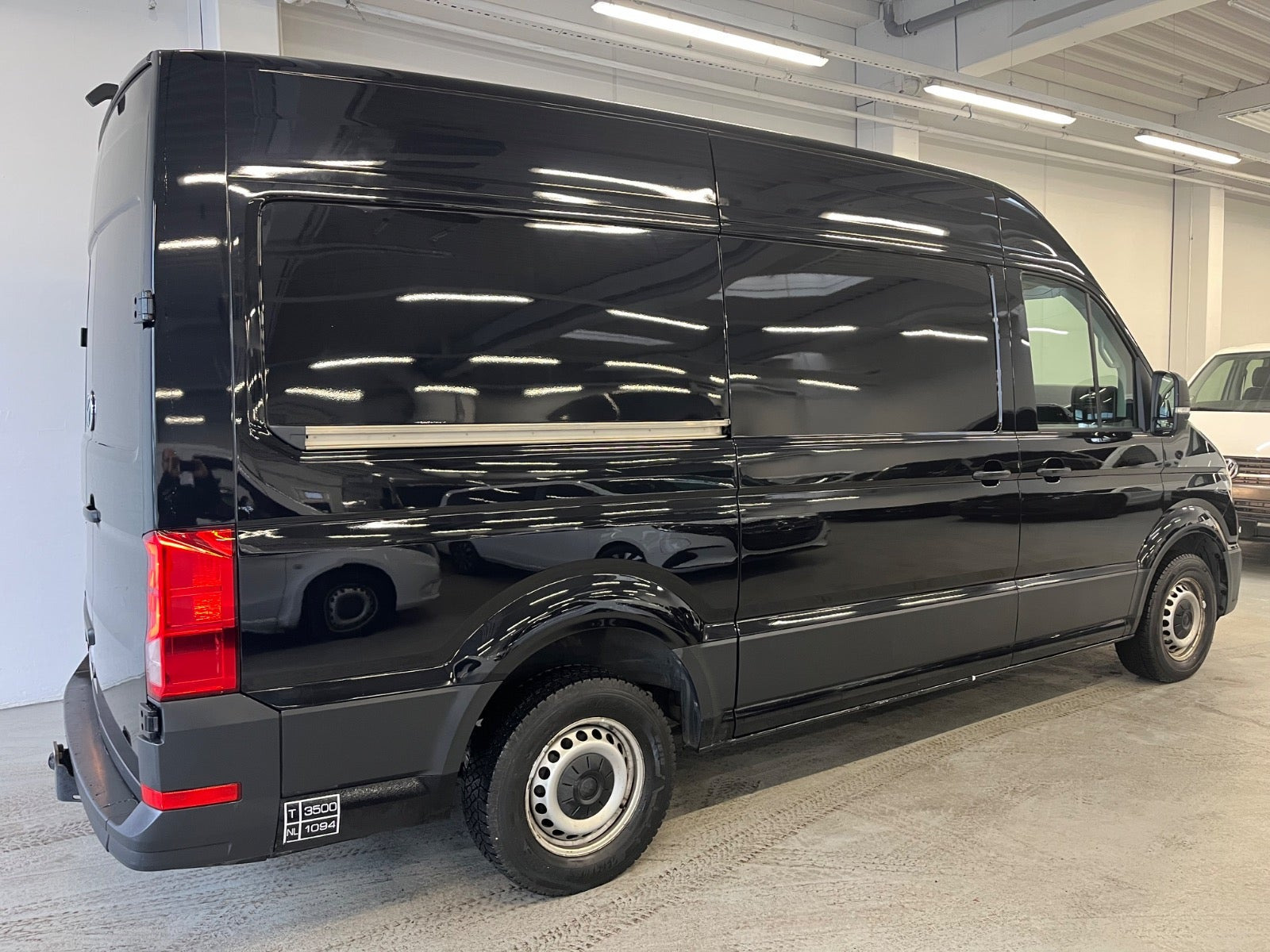 Sort VW Crafter 35 fra 2020