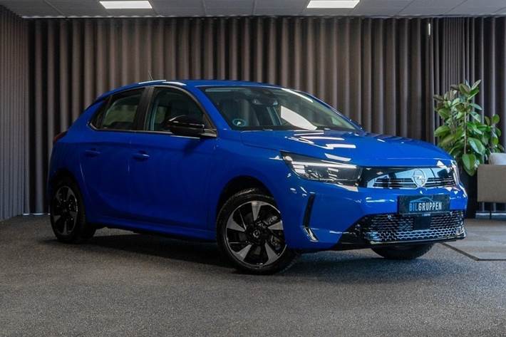 Blå Opel Corsa-e fra 2023