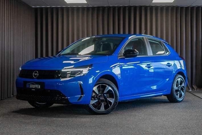 Blå Opel Corsa-e fra 2023