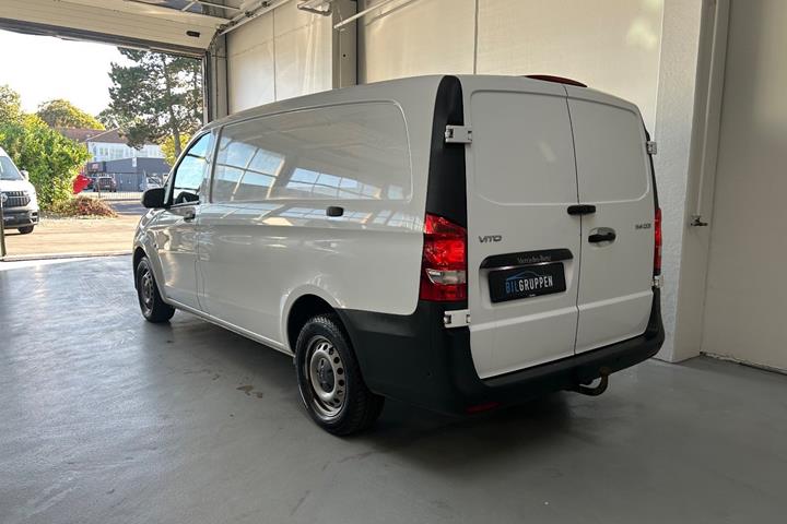 Hvid Mercedes Vito 114 fra 2021