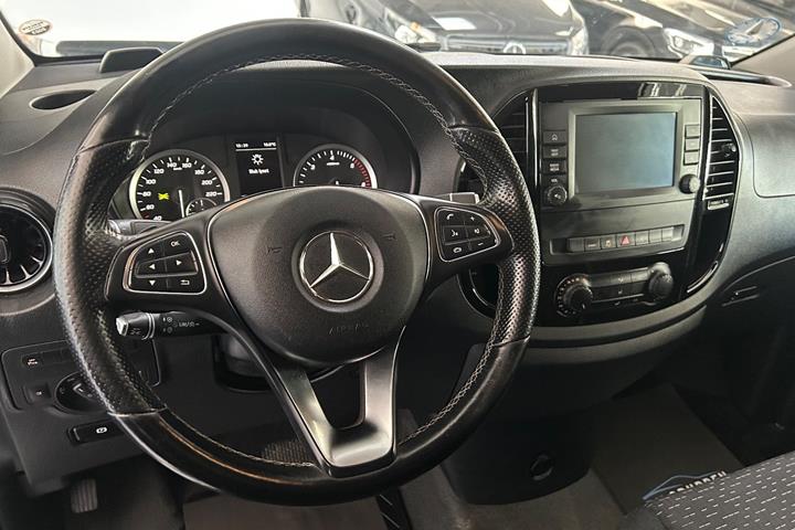 Hvid Mercedes Vito 114 fra 2021