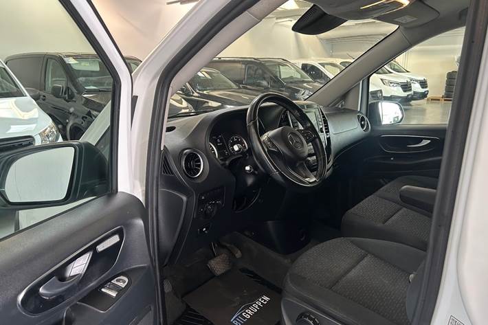 Hvid Mercedes Vito 114 fra 2021