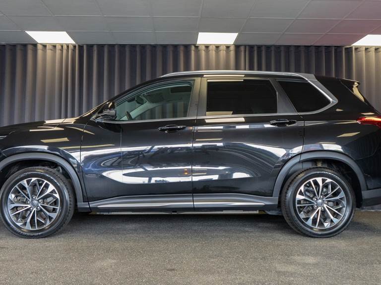 Maxus Euniq6