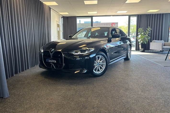 Sort BMW i4 fra 2023