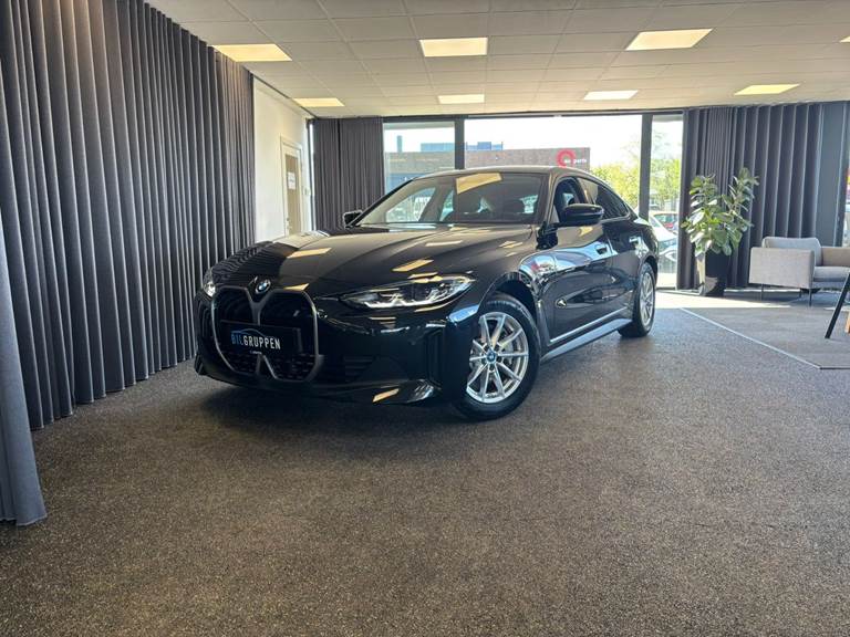 BMW i4 eDrive35