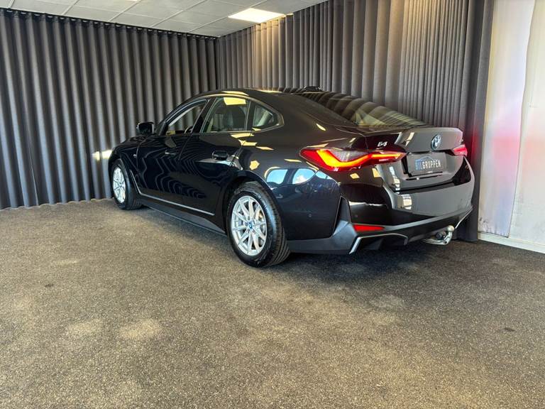 BMW i4 eDrive35