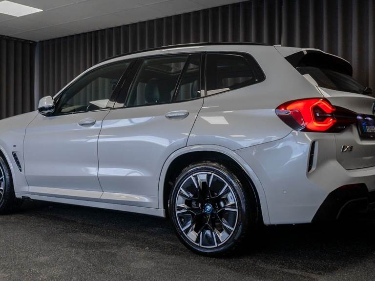 BMW iX3 Charged Plus M-Sport