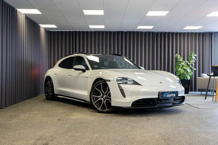 Hvid Porsche Taycan fra 2022