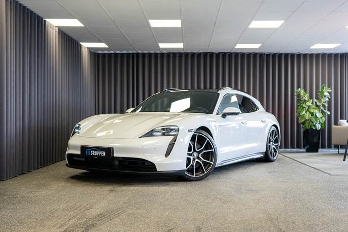 Hvid Porsche Taycan fra 2022