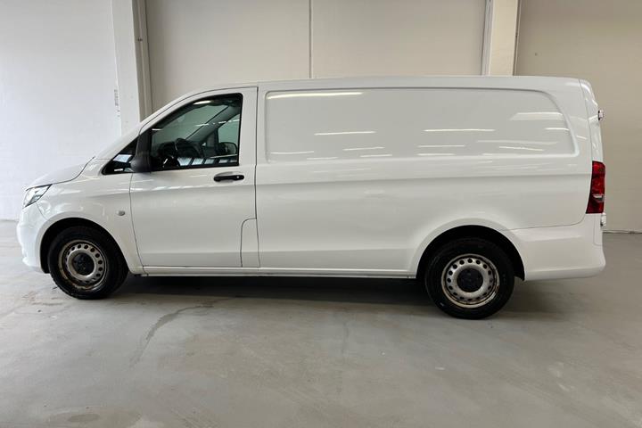 Gul Mercedes Vito 114 fra 2021
