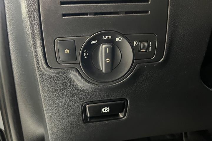 Gul Mercedes Vito 114 fra 2021