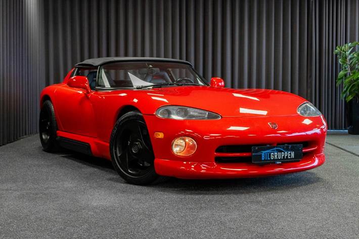 Rød Dodge Viper fra 1993