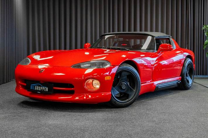 Rød Dodge Viper fra 1993