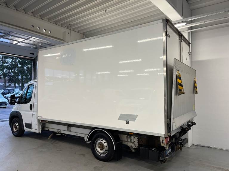 Fiat Ducato 35 2,3 MJT 150 Alukasse m/lift+køl