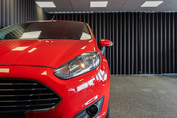 Rød Ford Fiesta fra 2017