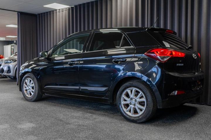 Sort Hyundai i20 fra 2017