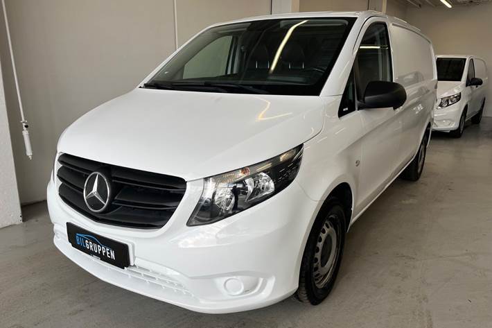 Hvid Mercedes Vito 114 fra 2021