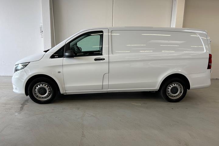 Hvid Mercedes Vito 114 fra 2021