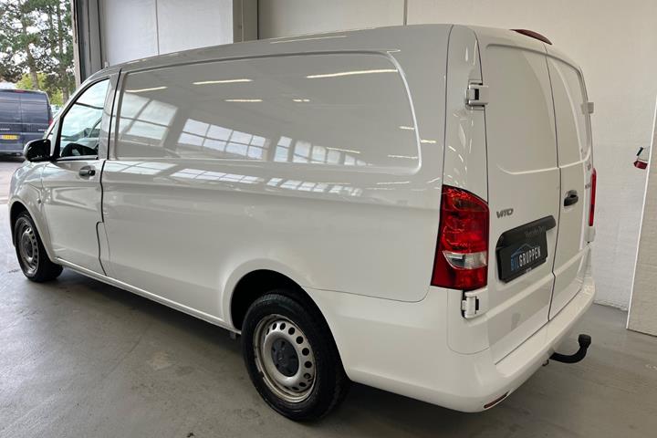 Hvid Mercedes Vito 114 fra 2021
