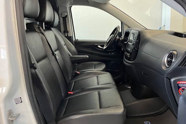 Hvid Mercedes Vito 114 fra 2021