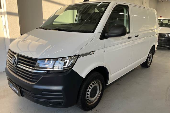 Hvid VW Transporter fra 2020