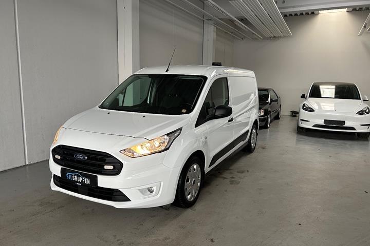Hvid Ford Transit Connect fra 2018 set udefra