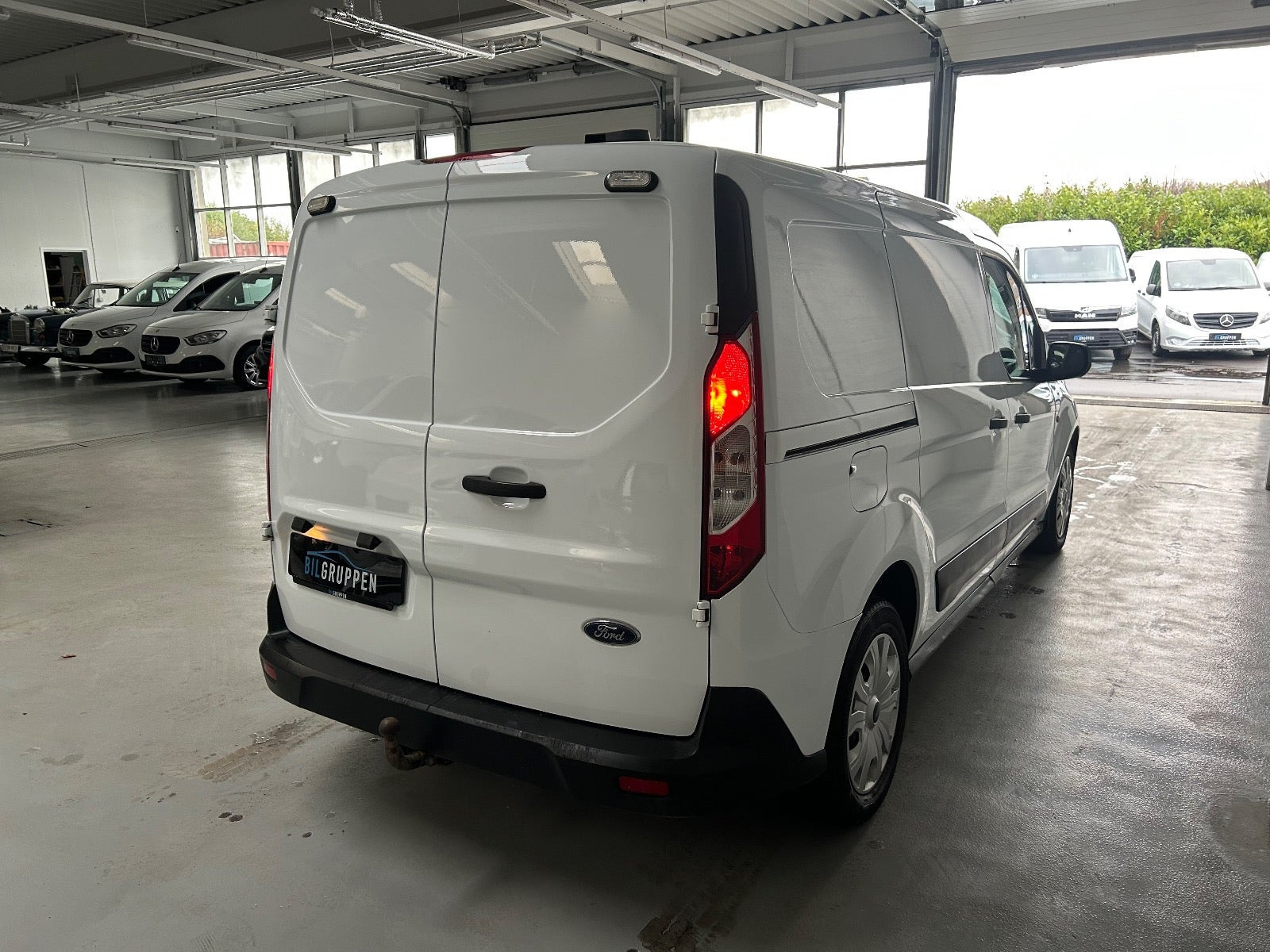 Hvid Ford Transit Connect fra 2018