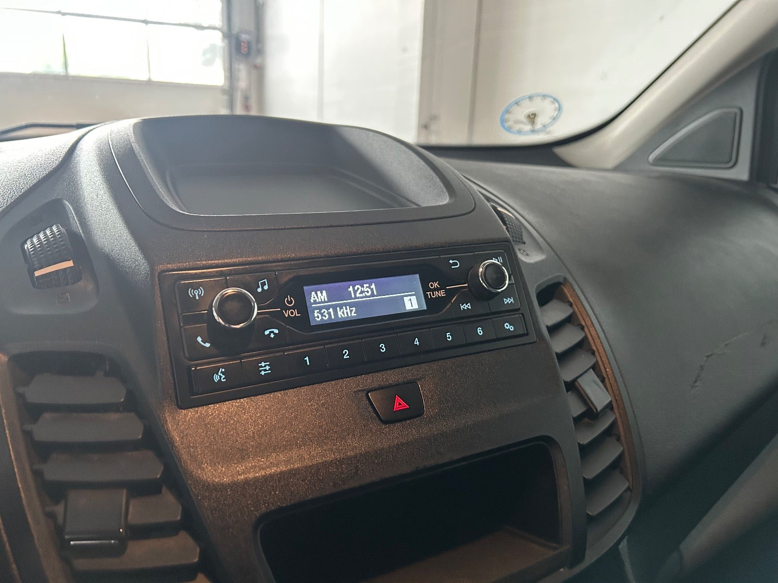 Hvid Ford Transit Connect fra 2018