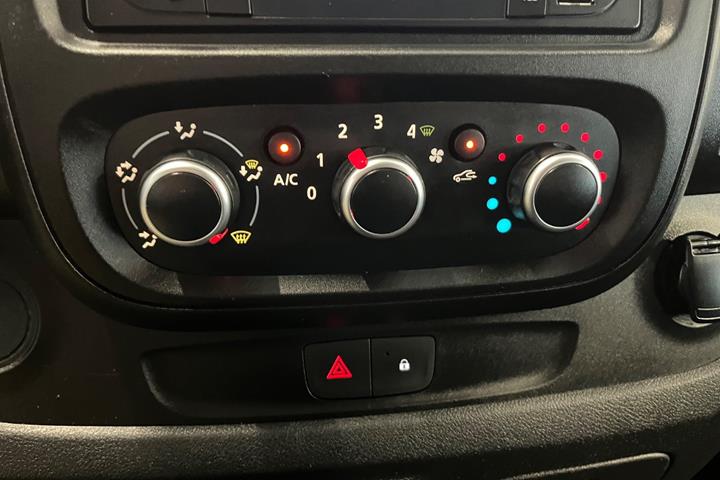 Hvid Renault Trafic T29 fra 2019