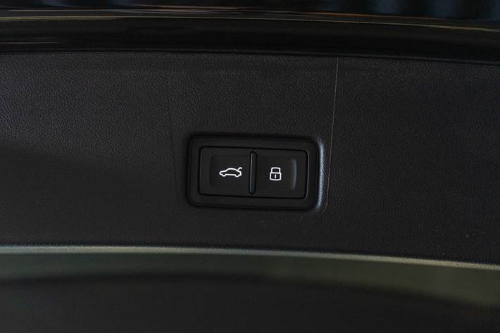 Sort Audi Q4 e-tron fra 2026