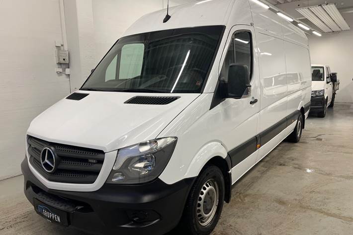 Hvid Mercedes Sprinter 319 fra 2017