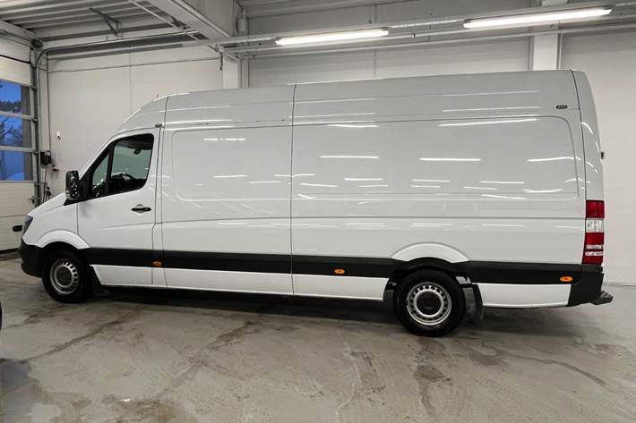 Hvid Mercedes Sprinter 319 fra 2017