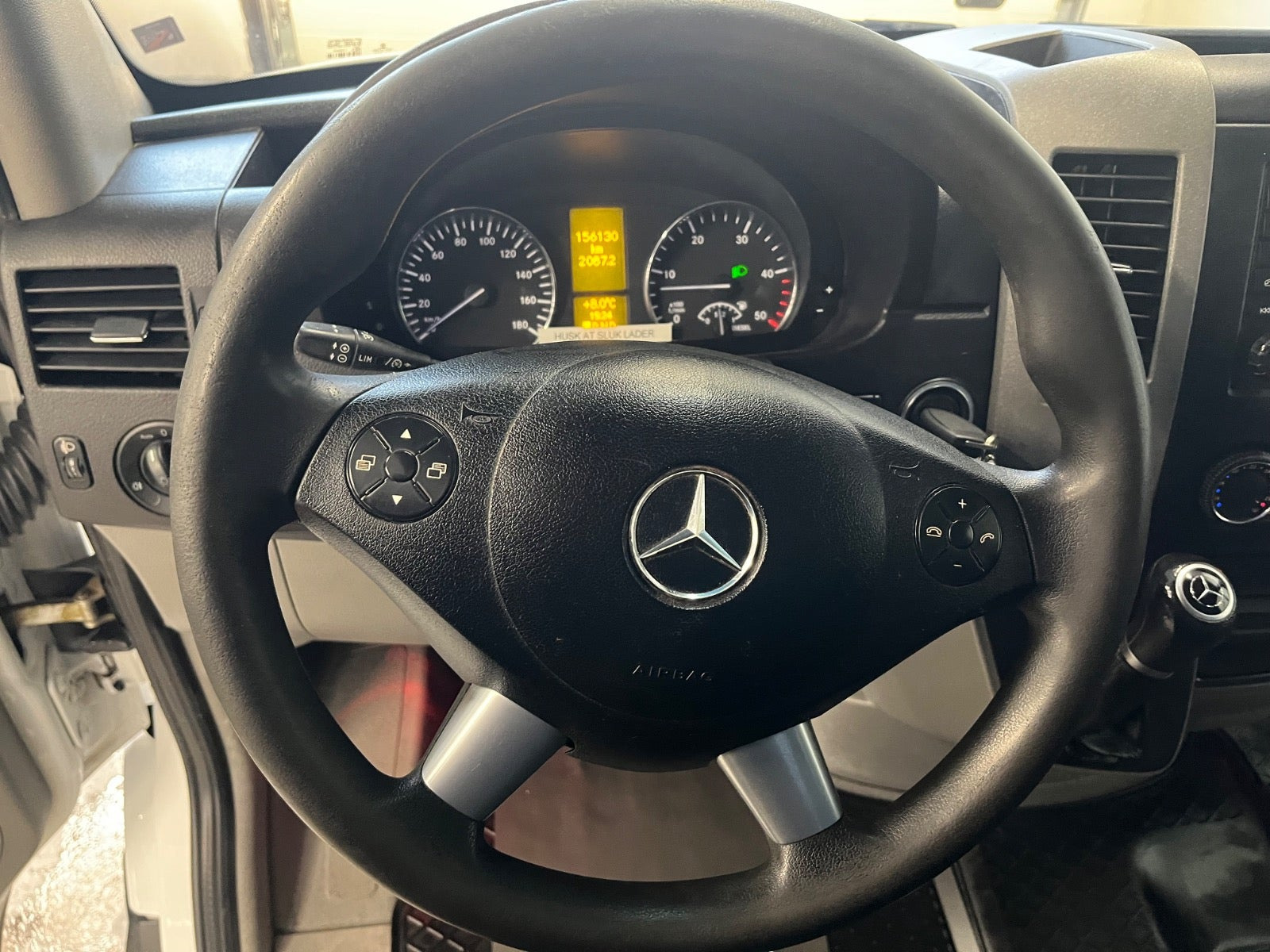 Hvid Mercedes Sprinter 319 fra 2017