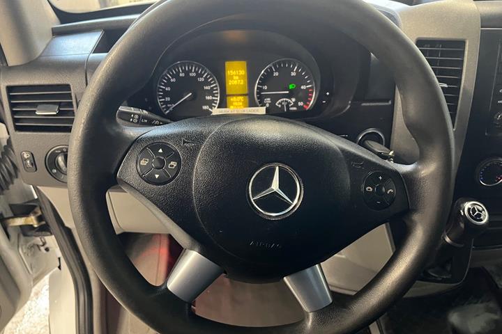 Hvid Mercedes Sprinter 319 fra 2017