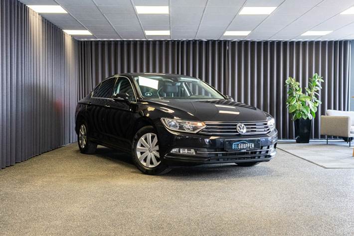 Sort VW Passat fra 2018