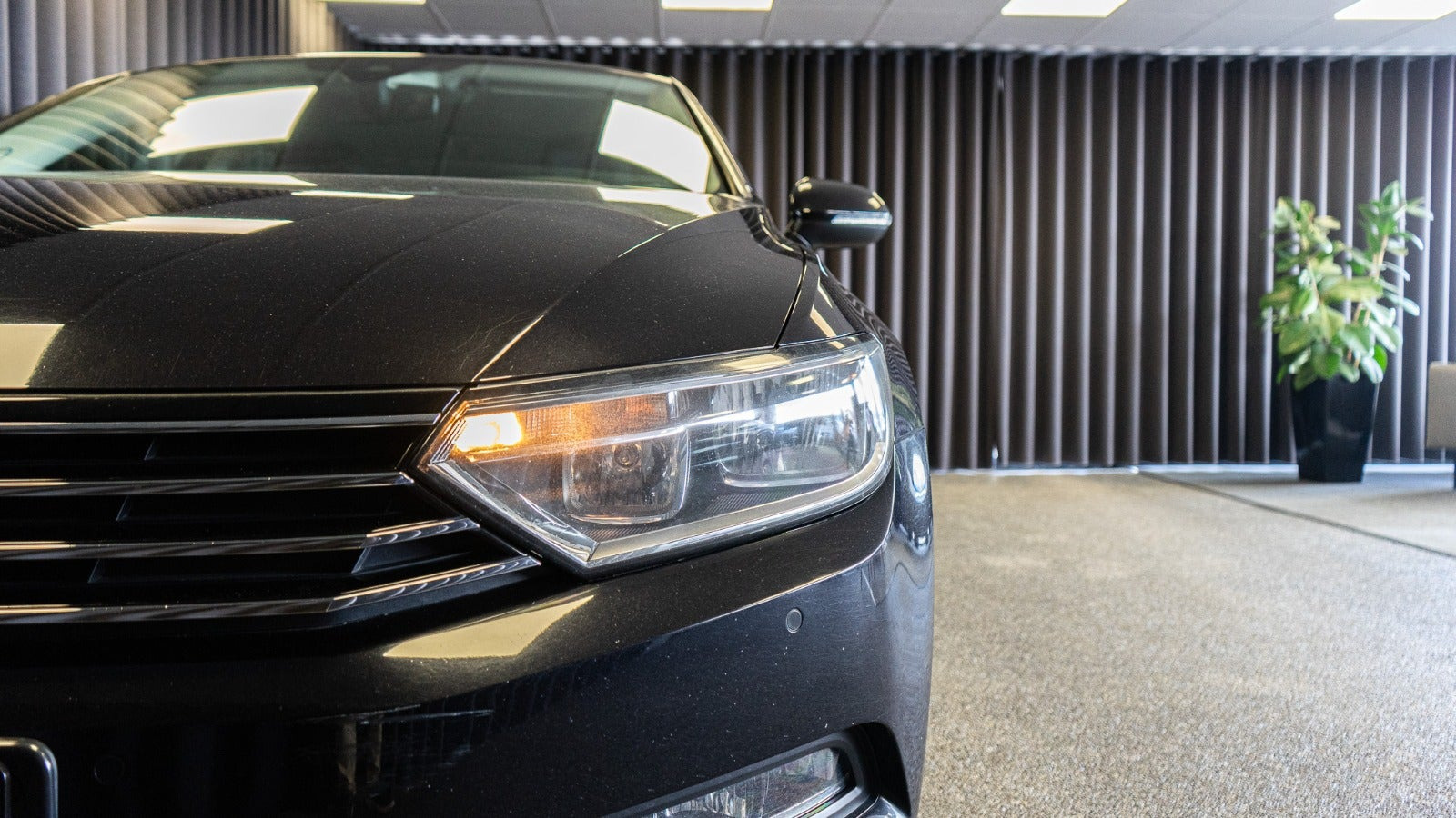 Sort VW Passat fra 2018